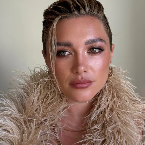 Florence Pugh wearing bronzey makeup
