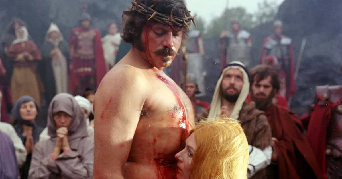 45 jaar later krijgt een beruchte controversiële horrorfilm een langverwachte upgrade