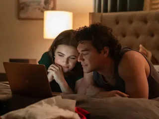 Belmont Cameli and Ella Bright discussed filming 'Off Campus' sex scenes.