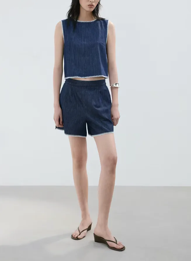 Jean shorts with contrasting trim