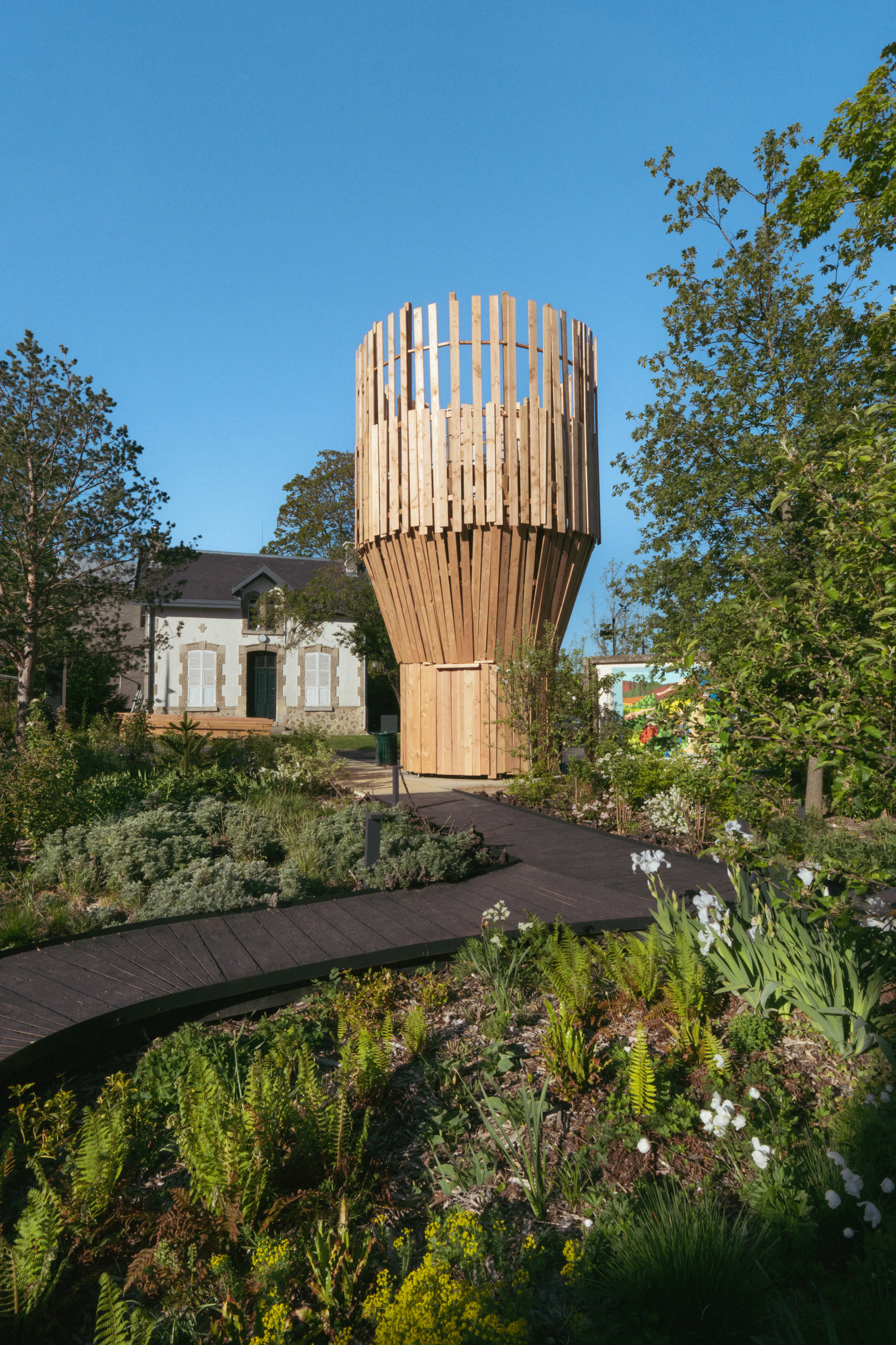 Tadashi Kawamata Explores Nature, AI, and Chance in Ruinart Conversation