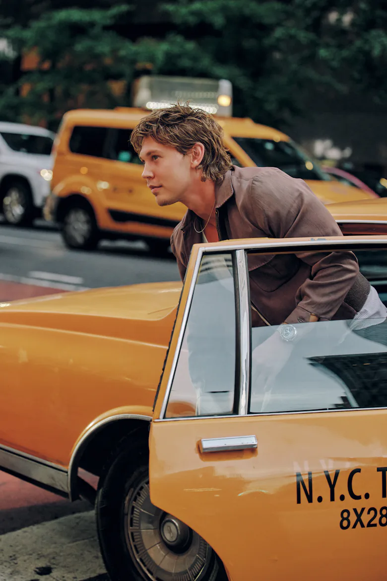 Austin Butler Talks the Knicks, the ’90s, and Parachute Pants Austin Butler Talks the Knicks, the ’90s, and Parachute Pants