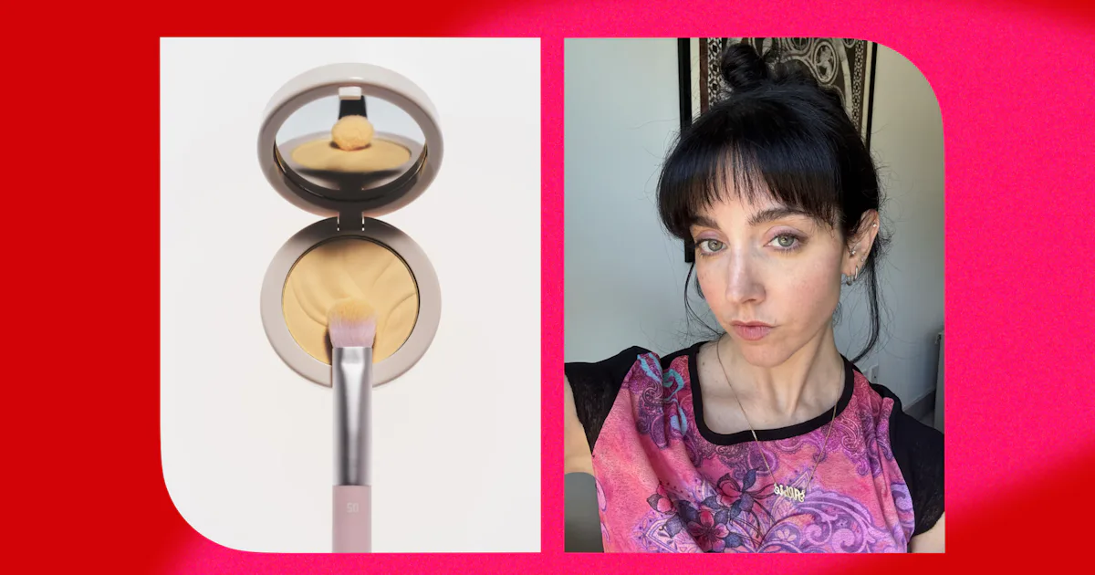 Kylie Jenner Just Launched An Under-Eye Powder That Erases My Dark Circles