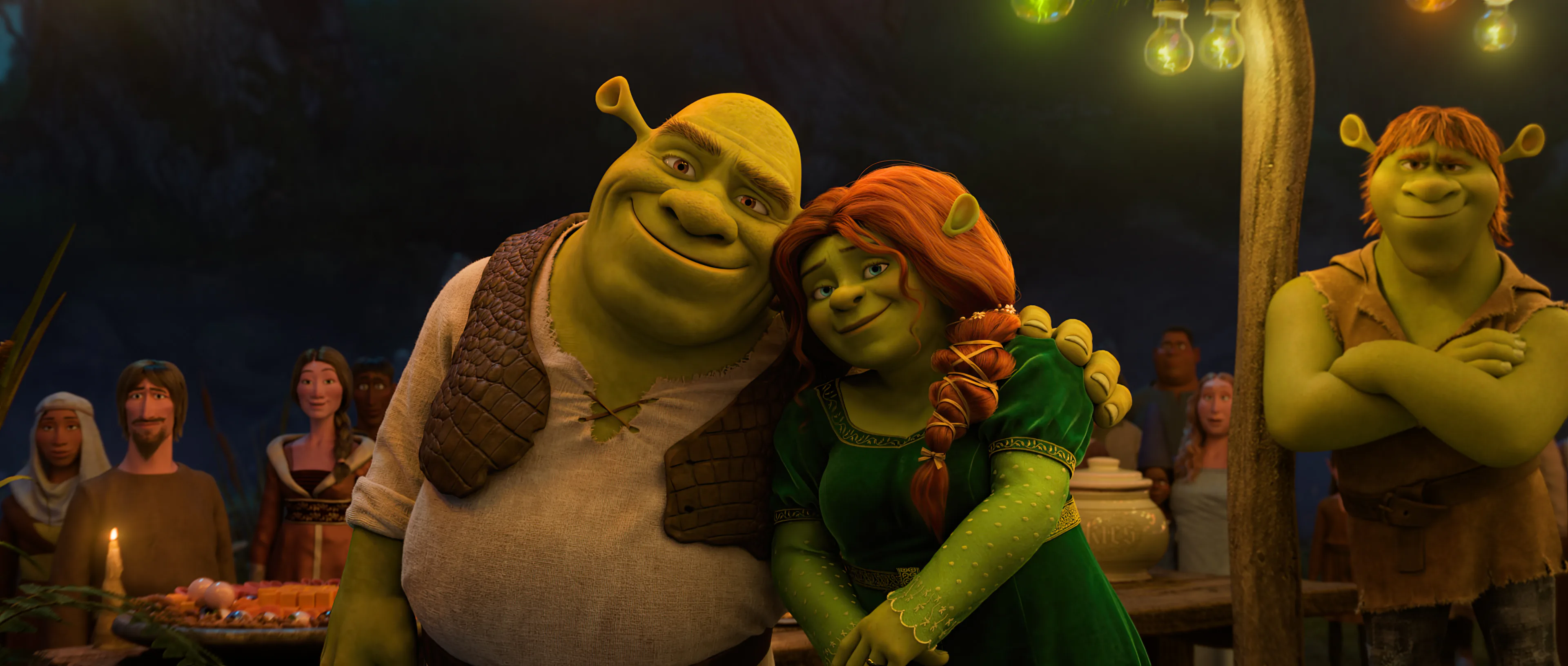 Shrek (Mike Myers) embraces Fiona (Cameron Diaz) in Shrek 5