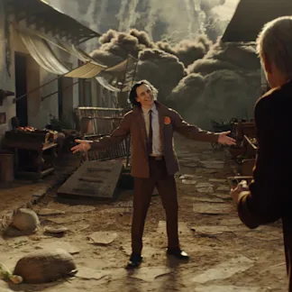 Loki (Tom Hiddleston) visits Pompeii in Loki