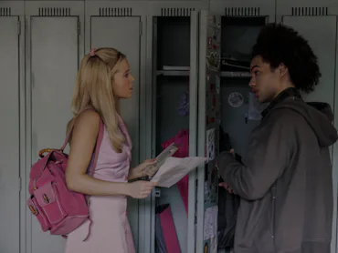 'Elle's Zac Looker describes how Dustin is similar to 'Legally Blonde's Emmett.