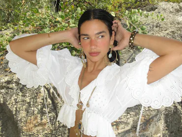 Dua Lipa.