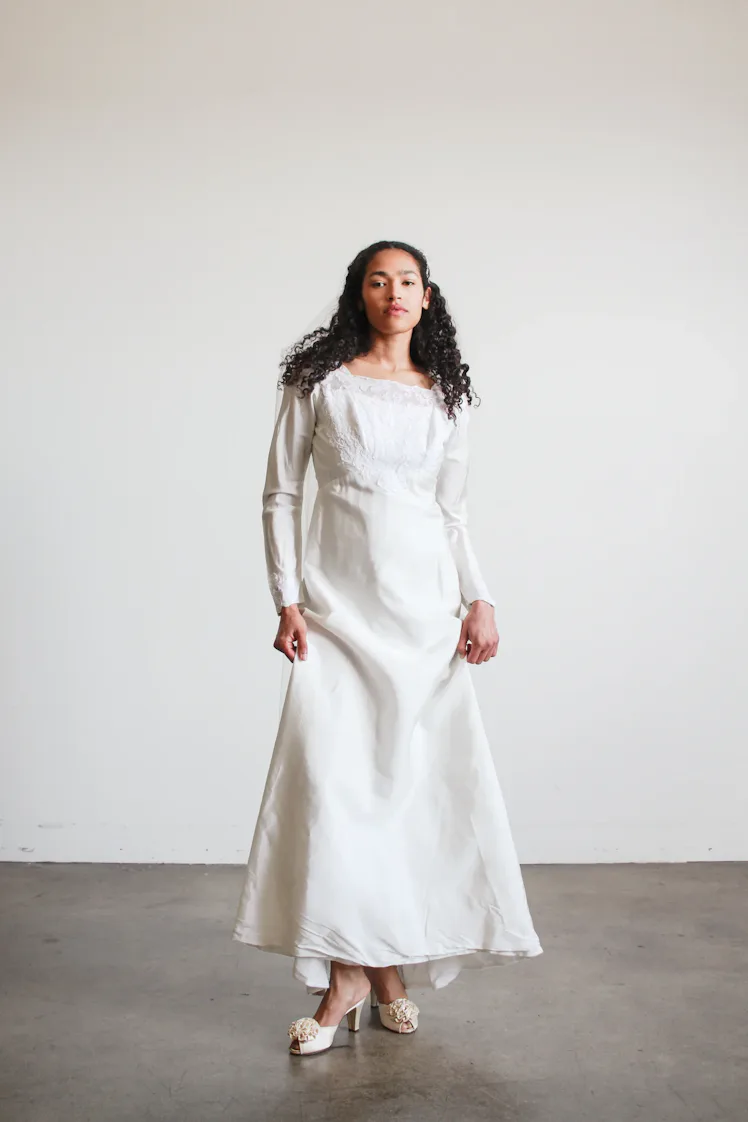 1960s Pearl White Empire Waist Lace Long Sleeve Dress