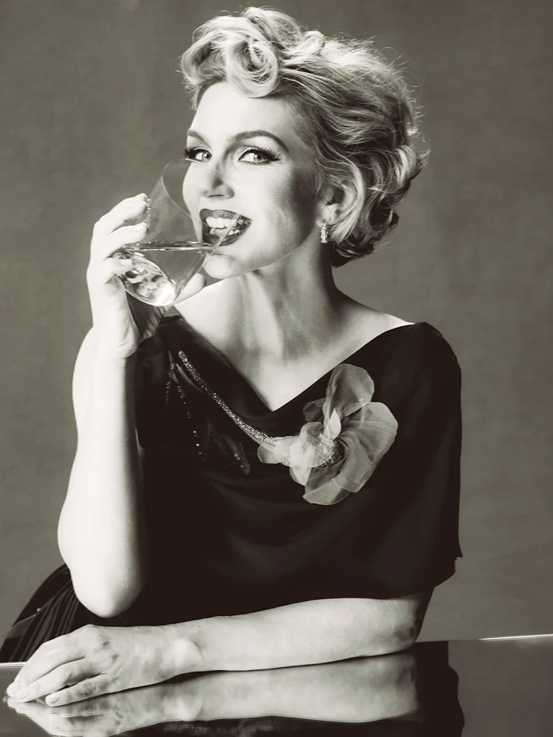 Рея Сихорн о «Pluribus», любви к Marilyn Monroe и личных привычках: что рассказала актриса W Magazine