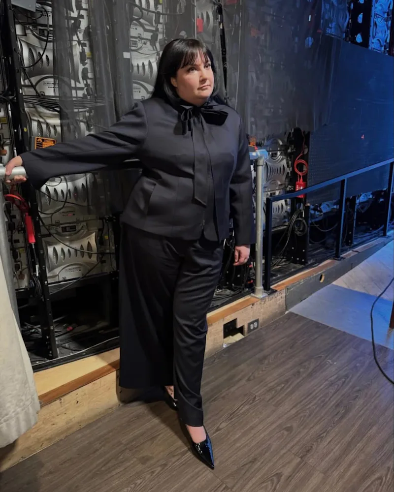 Lena Dunham in In House