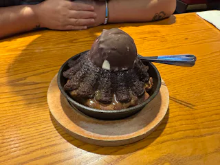 I tried the molten cookie hack from Chili's .