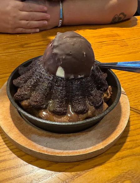 I tried the molten cookie hack from Chili's .