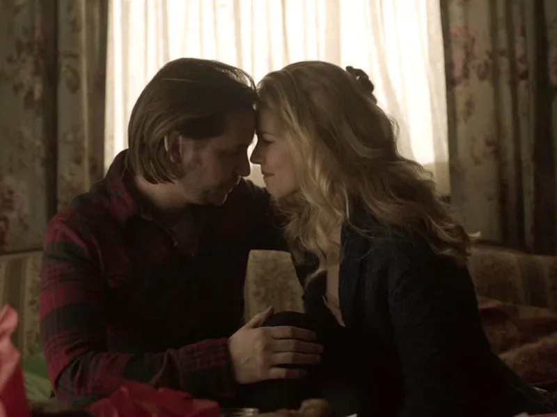 Aaron Standford and Amanda Schull in the Season 2 finale of '12 Monkeys.'