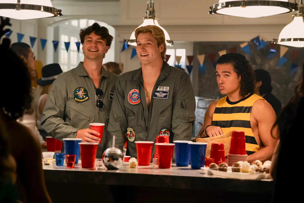 'Off Campus' Season 2 Theory Predicts Dean & Beau Car Accident