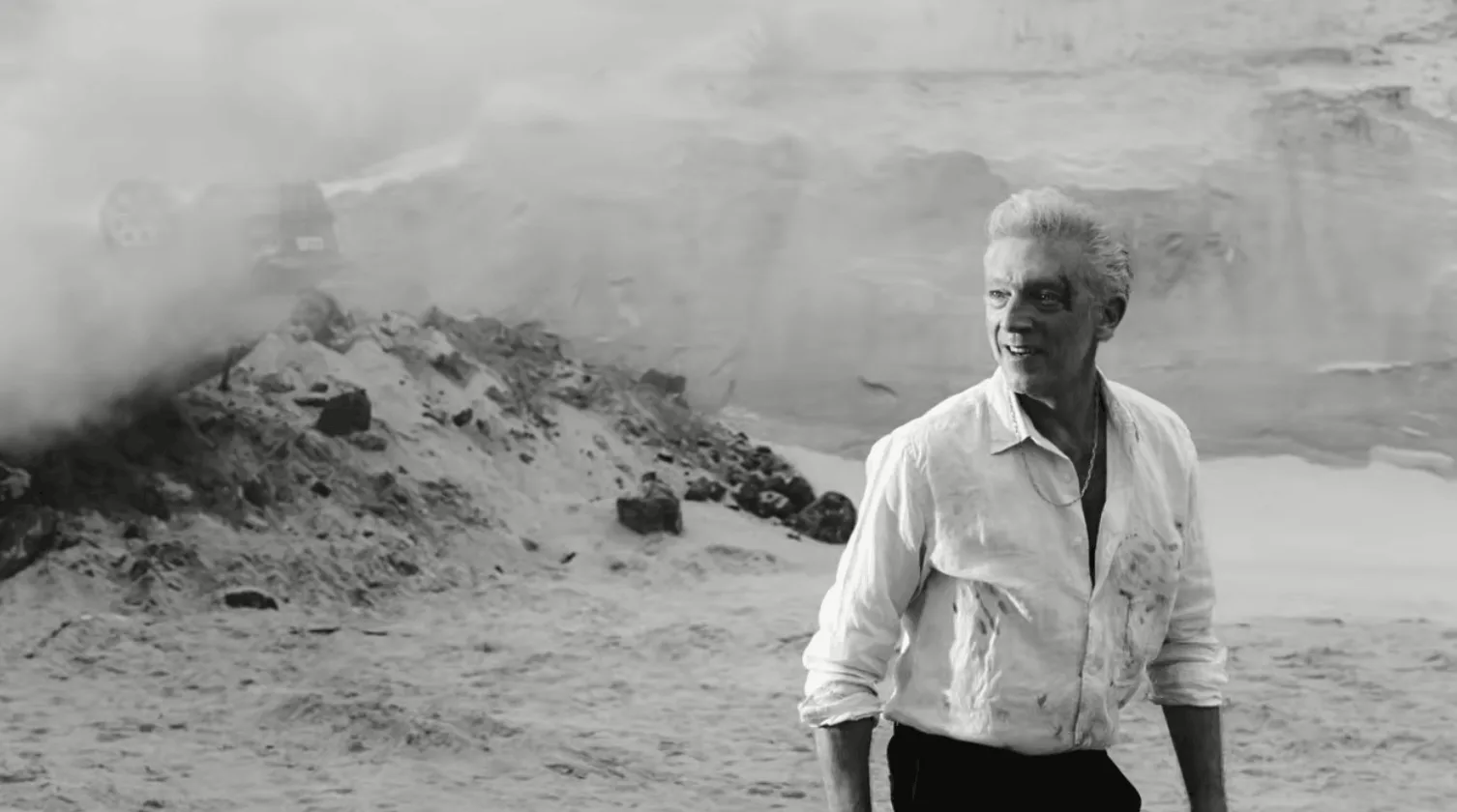 Vicente Cassel em "câmera" videoclipe de Charli xcx