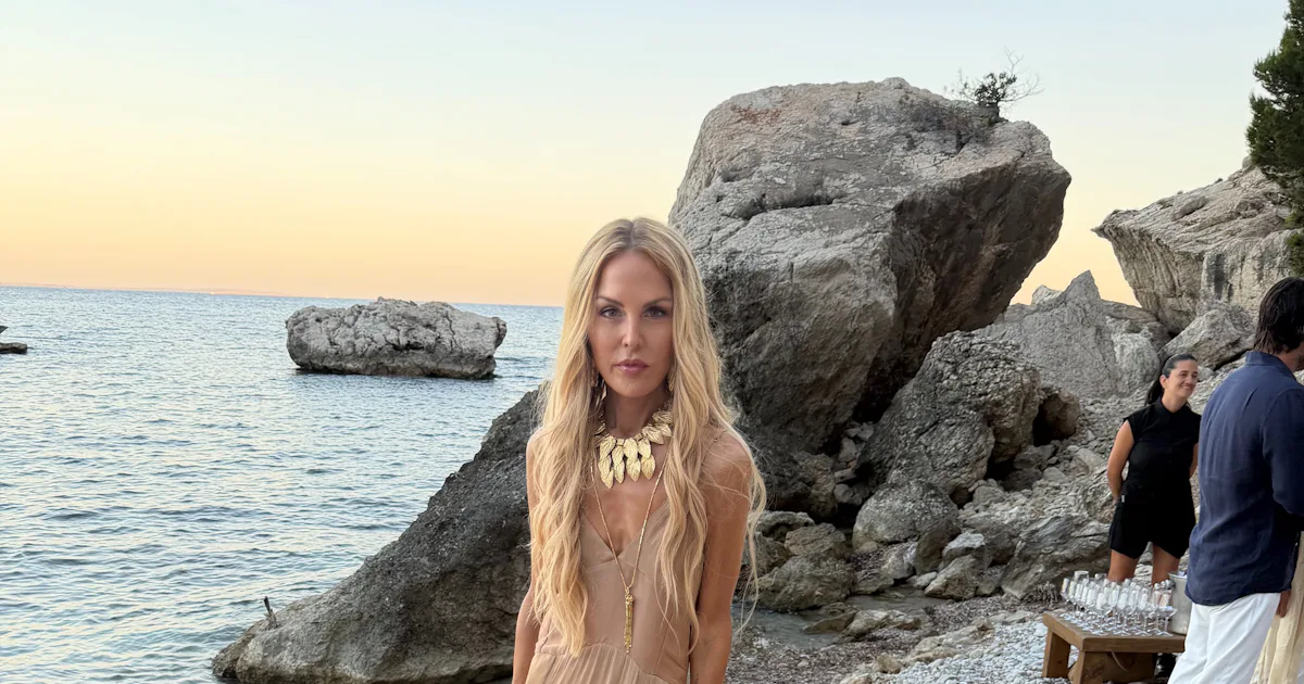 Rachel Zoe Always Packs These Travel Essentials On Vacation
