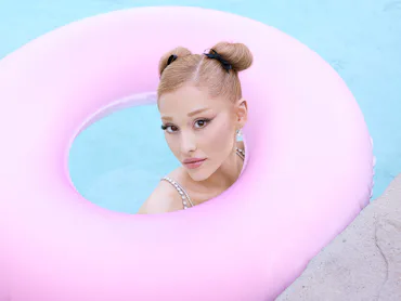 ariana grande in a pool