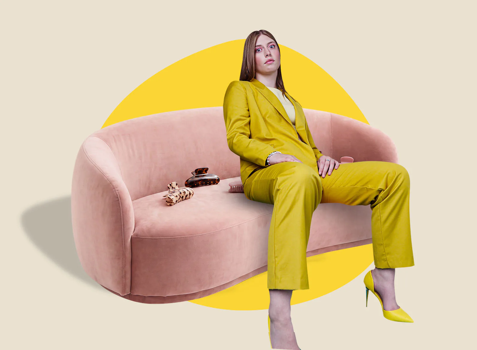 How to wear claw clips comfortably, according to a hairstylist.