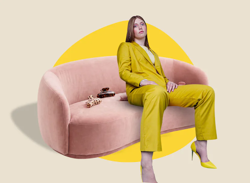 How to wear claw clips comfortably, according to a hairstylist.