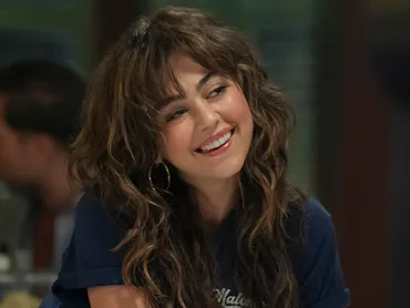 Here's how to get Allie Hayes' "disconnected shag" haircut on 'Off Campus'.