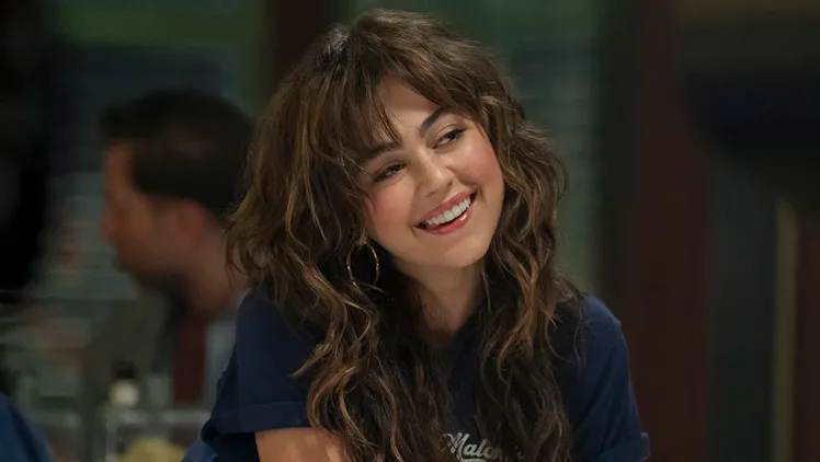 Here's how to get Allie Hayes' "disconnected shag" haircut on 'Off Campus'.