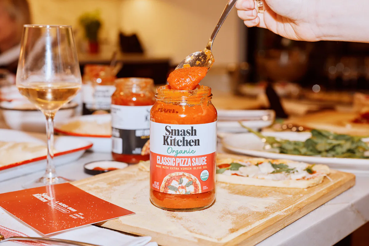 I Tried Glen Powell's Smash Kitchen Pizza Sauces At A Class In LA