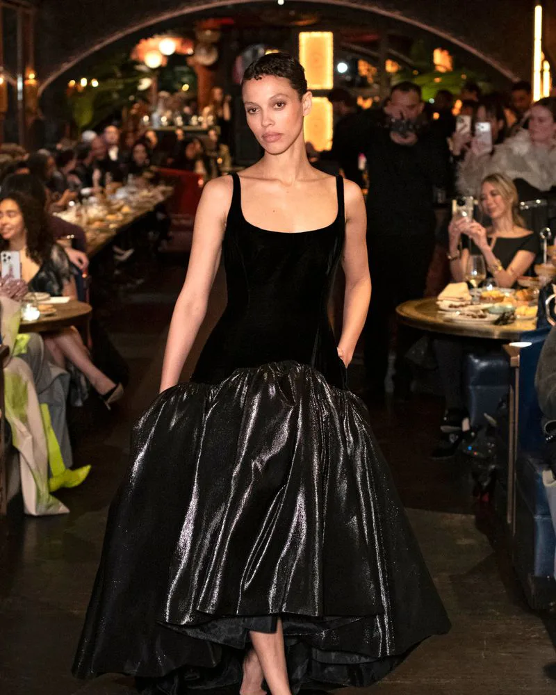 Jennifer Lopez in Bach Mai