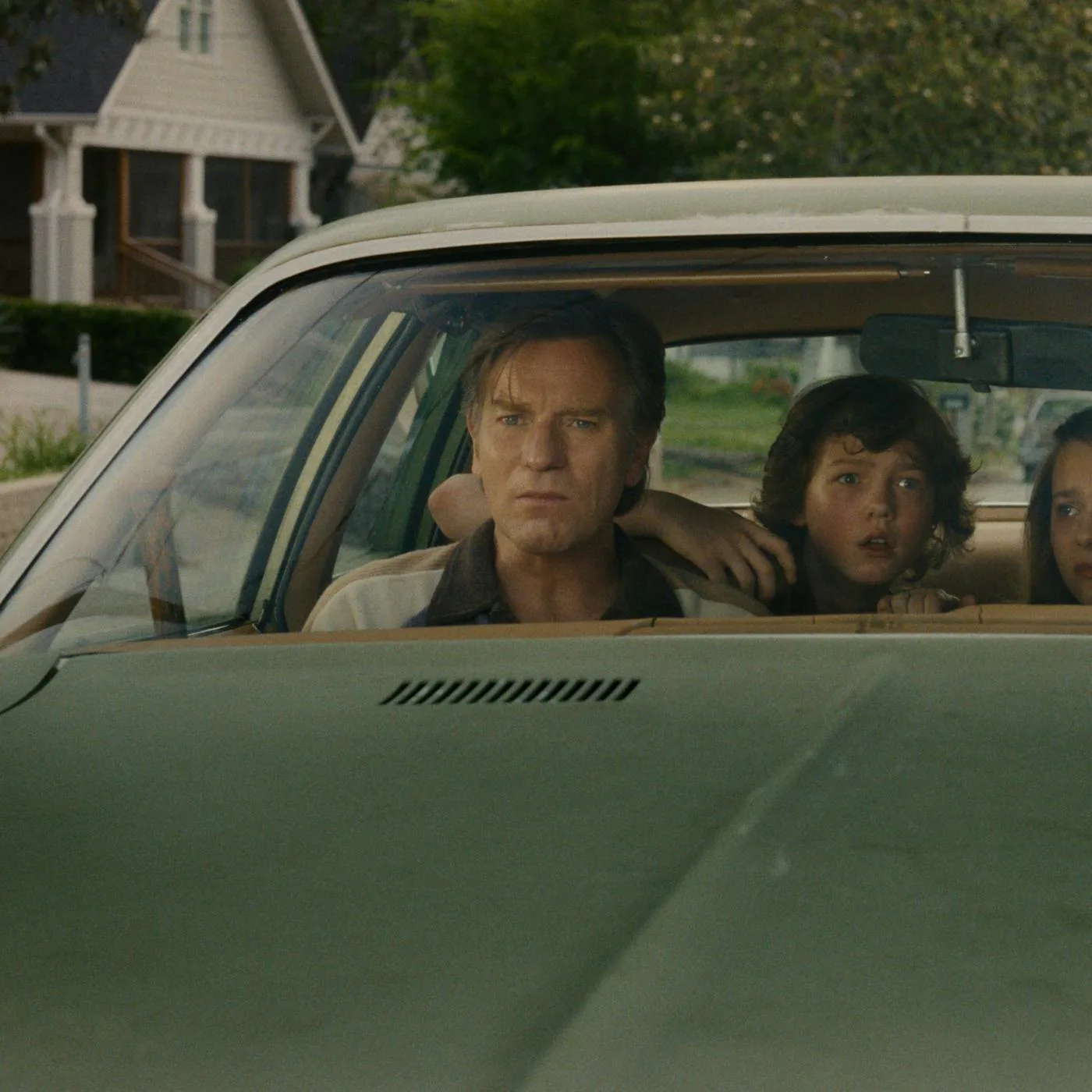 'The End of Oak Street' Review: This Vicious Dinosaur Thriller Is For Spielberg Fans