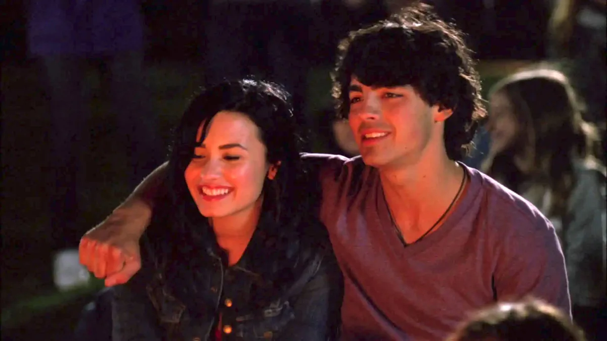 An Honest Review Of 'Camp Rock 3' Snacks & Drinks From Carvel & More
