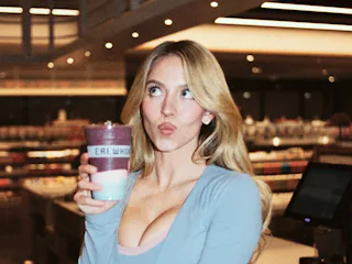 I tried Sydney Sweeney's Erewhon smoothie.