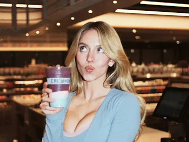 I tried Sydney Sweeney's Erewhon smoothie.