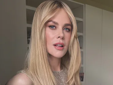 Nicole Kidman with long, straight hair in a selfie