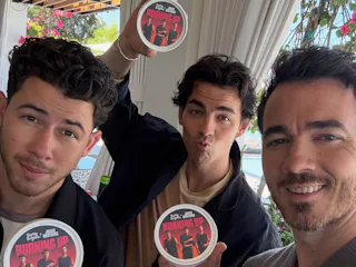 I tried the Jonas Brothers PopUp Bagels schmear.
