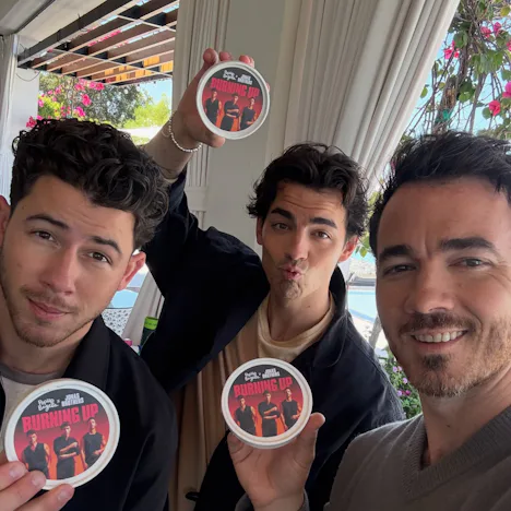 I tried the Jonas Brothers PopUp Bagels schmear.
