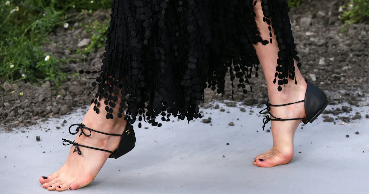 Margaret Qualley Wears Chanel's Viral Half-Shoes on the Red Carpet