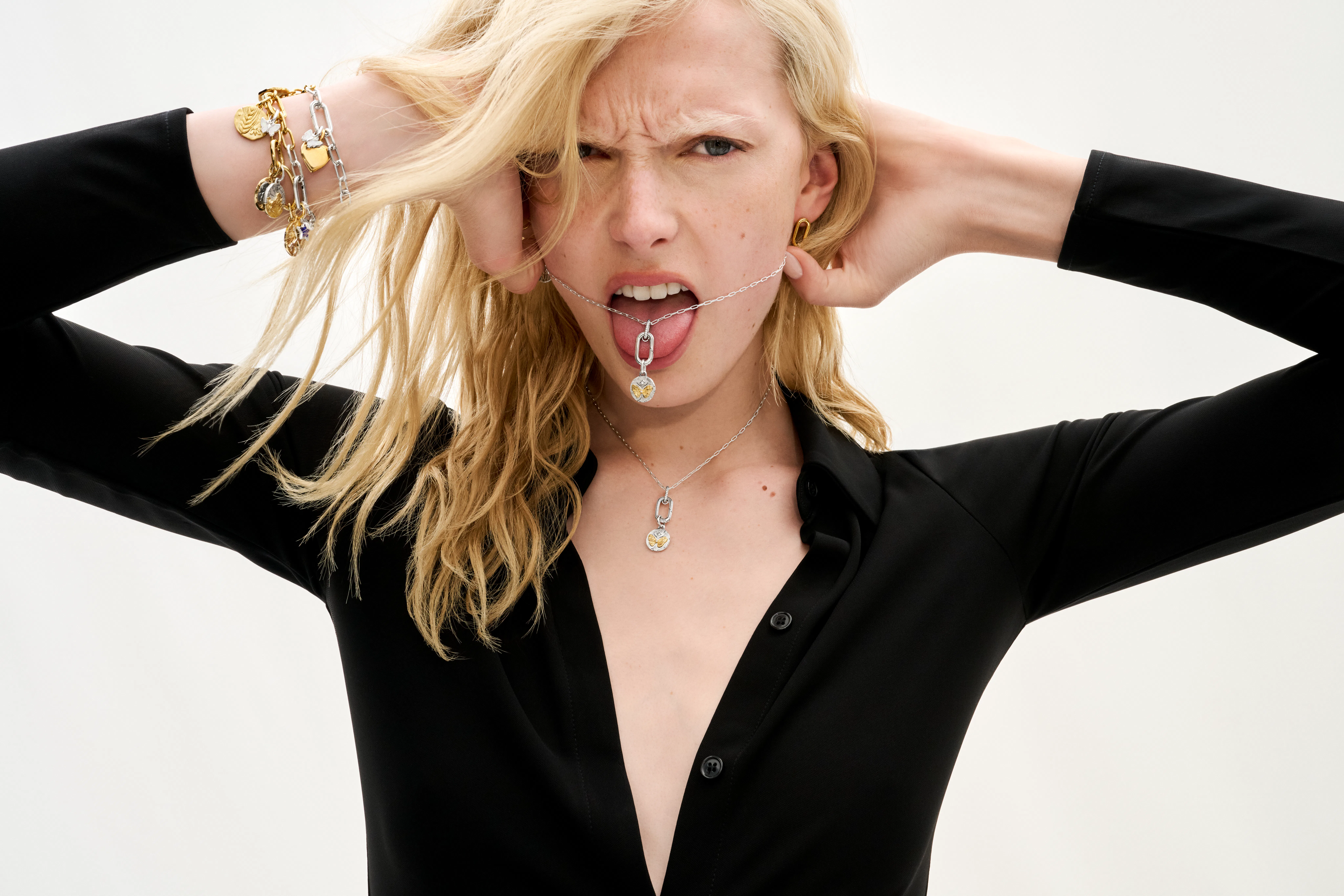 alex consani in the pandora talisman campaign