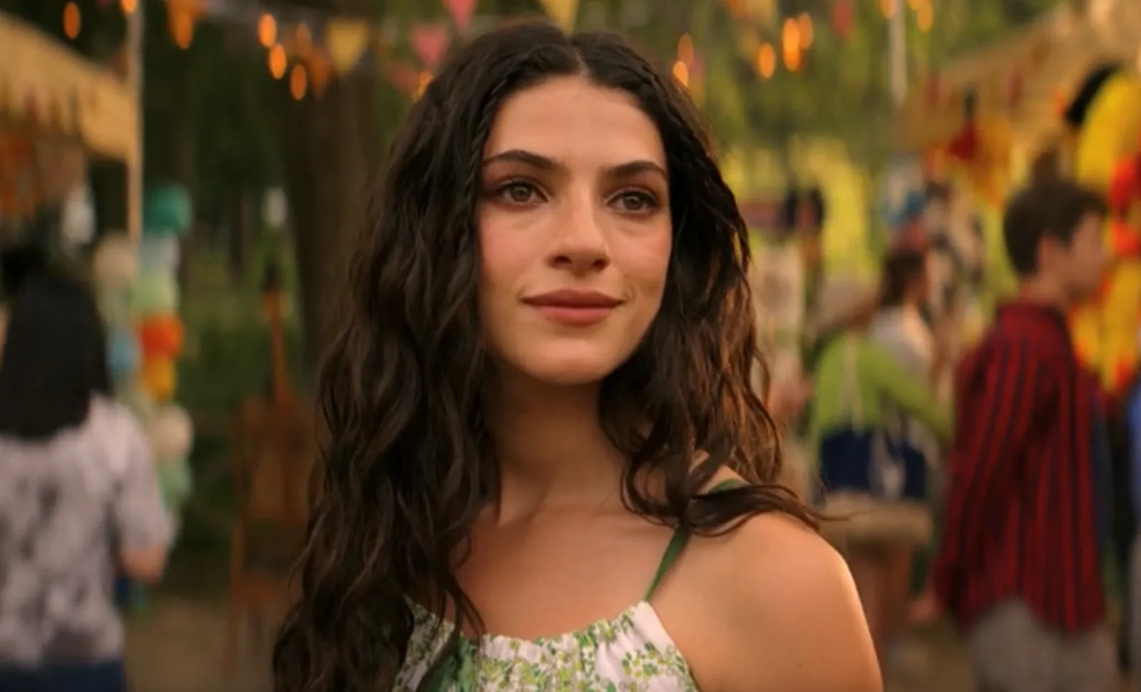 'Sterling Point's Costumer On 'The O.C.' Easter Eggs, Ramona's Socks, & More [Exclusive]