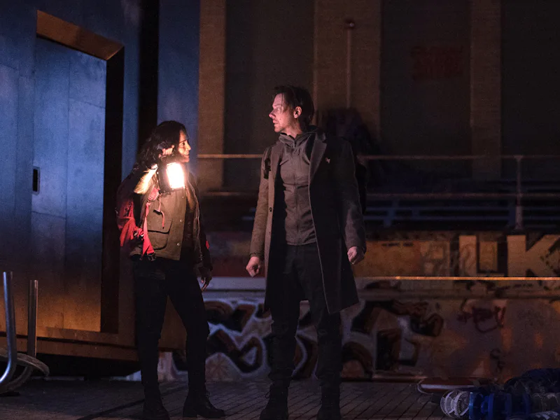 Alice Braga and Jimmi Simpson in 'Dark Matter' Season 2