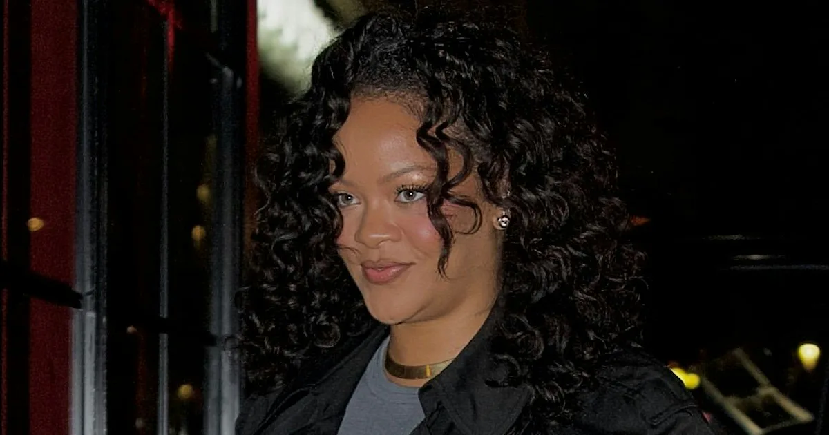 Rihanna wertet Jogginghose für einen Abend in Paris auf