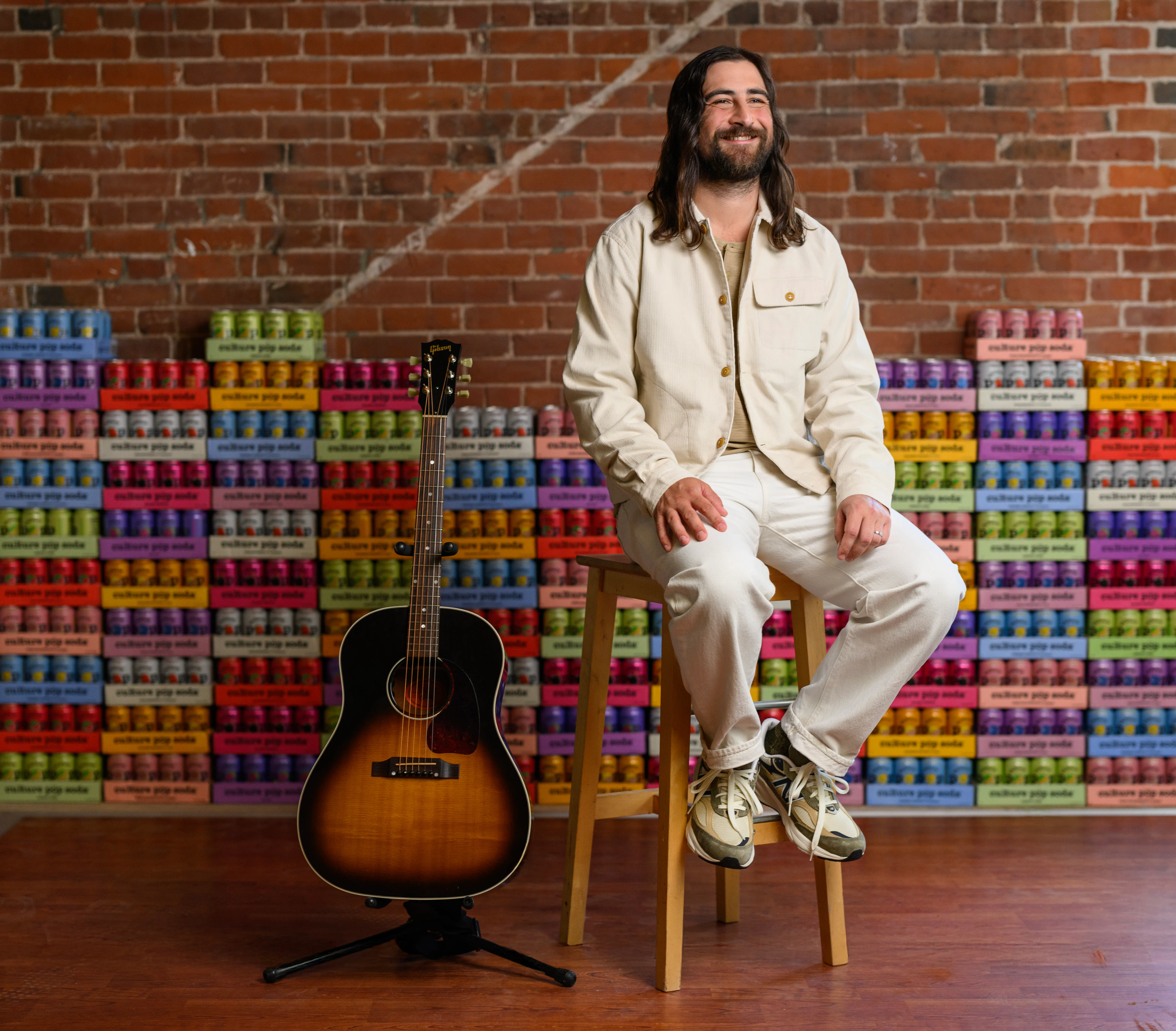 Noah Kahan On His Rider, Wildest Fan Moment, & Dream Collabs