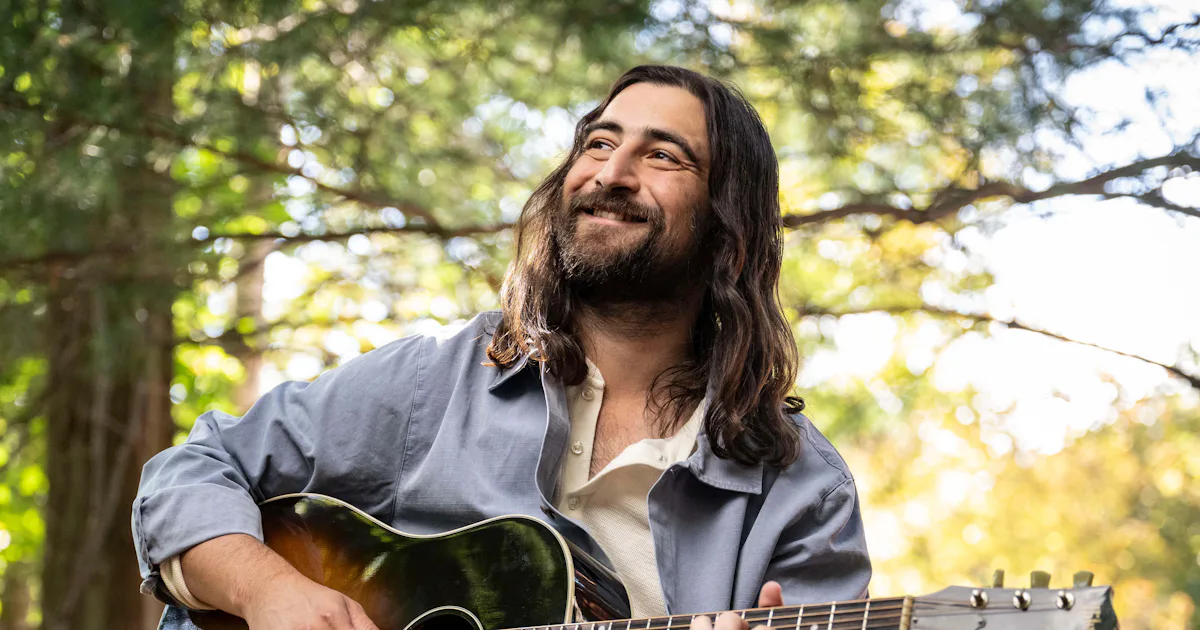 Exclusive: Noah Kahan Reveals What’s On His Rider While Touring