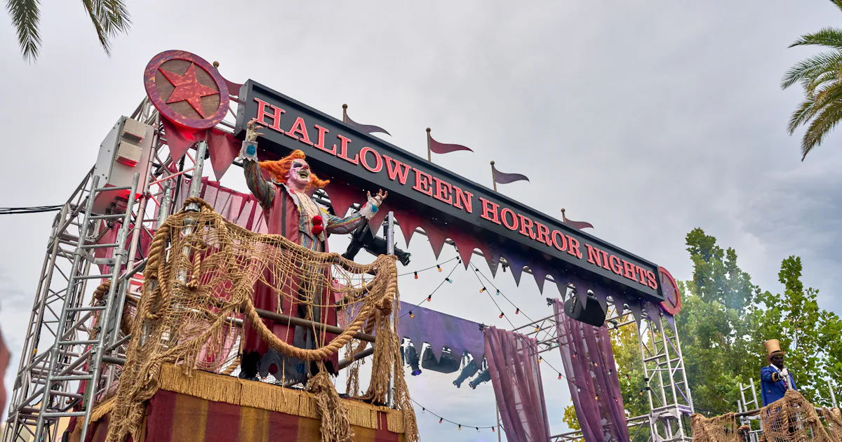 I Go To Halloween Horror Nights Every Year & 2026 Is The GOAT