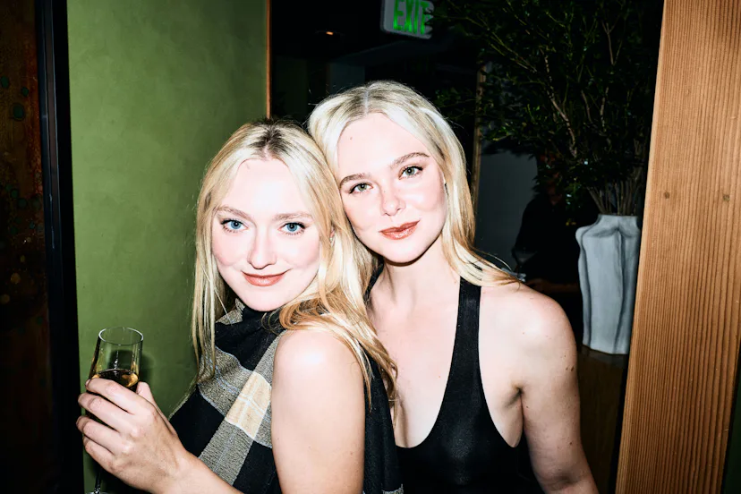 Dakota and Elle Fanning