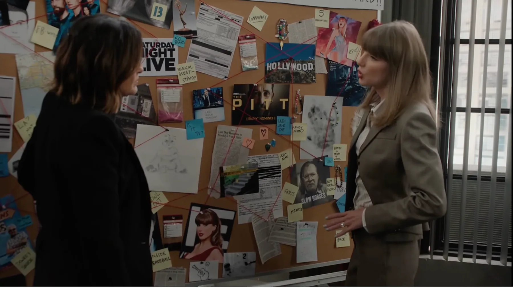 Taylor Swift and Mariska Hargitay in Emmys sketch
