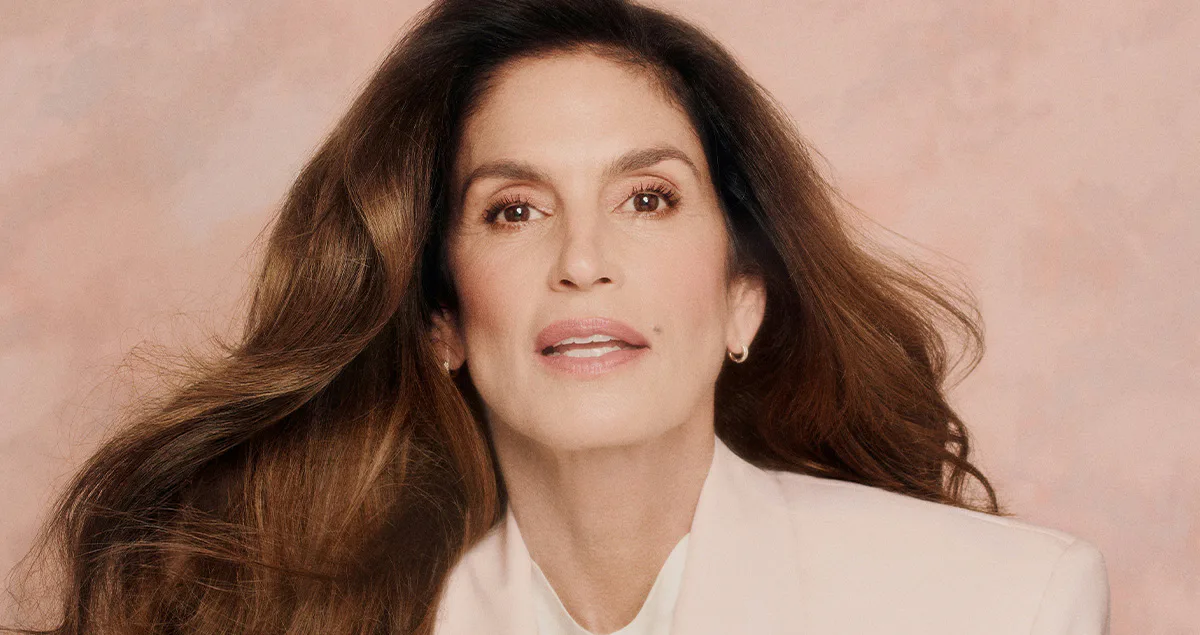 Cindy Crawford On Dry Brushing, Blow Drying, & The Beauty Hill She'll Die On