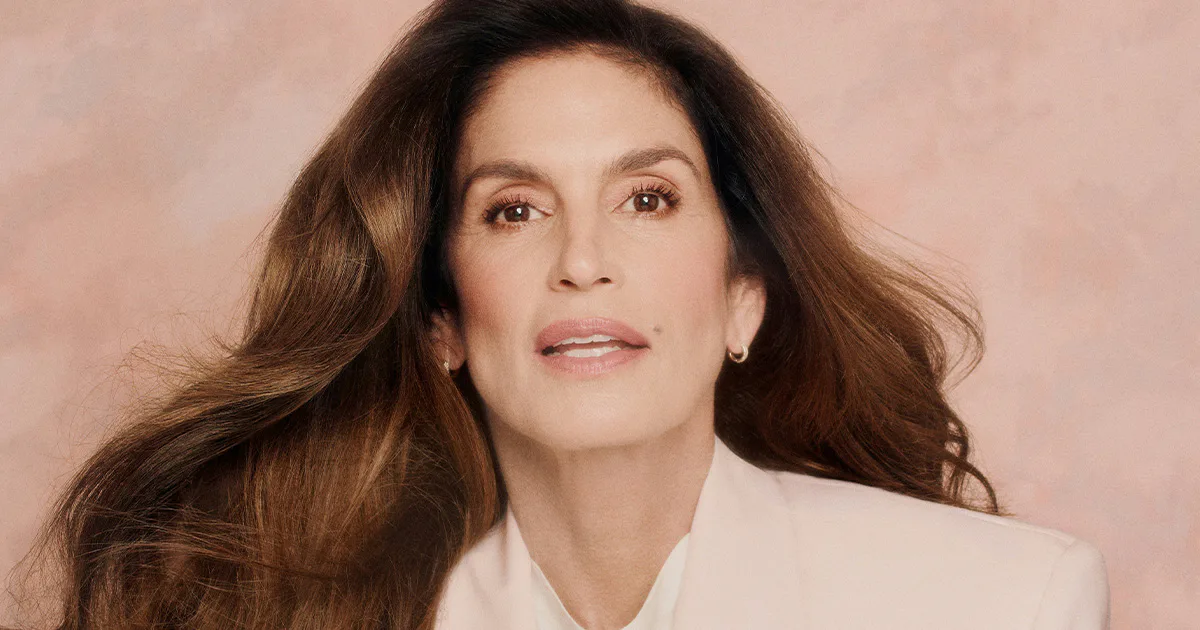 Cindy Crawford On Dry Brushing, Blow Drying, & The Beauty Hill She'll Die On