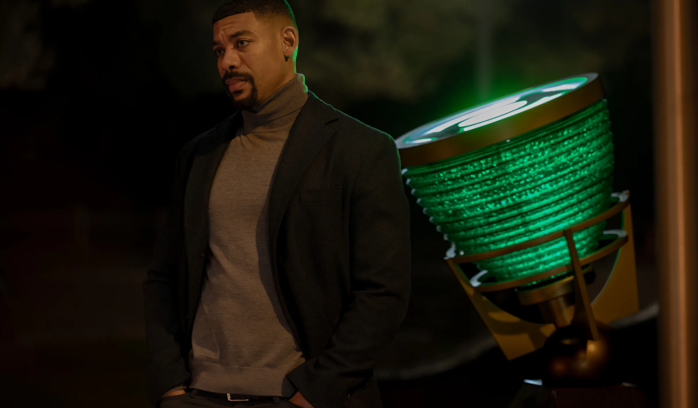 Guy Gardner using his Green Lantern beacon in Lanterns episode 6