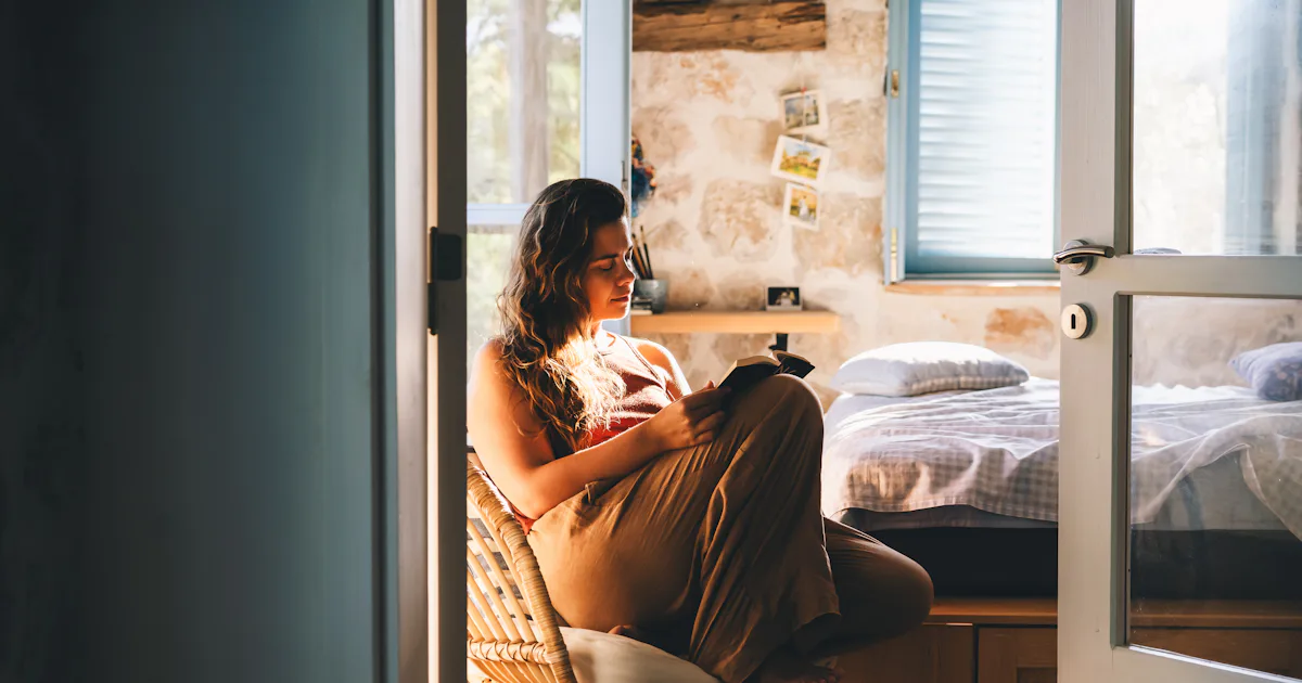 10 Sneaky Signs You're More Introverted Than You Thought