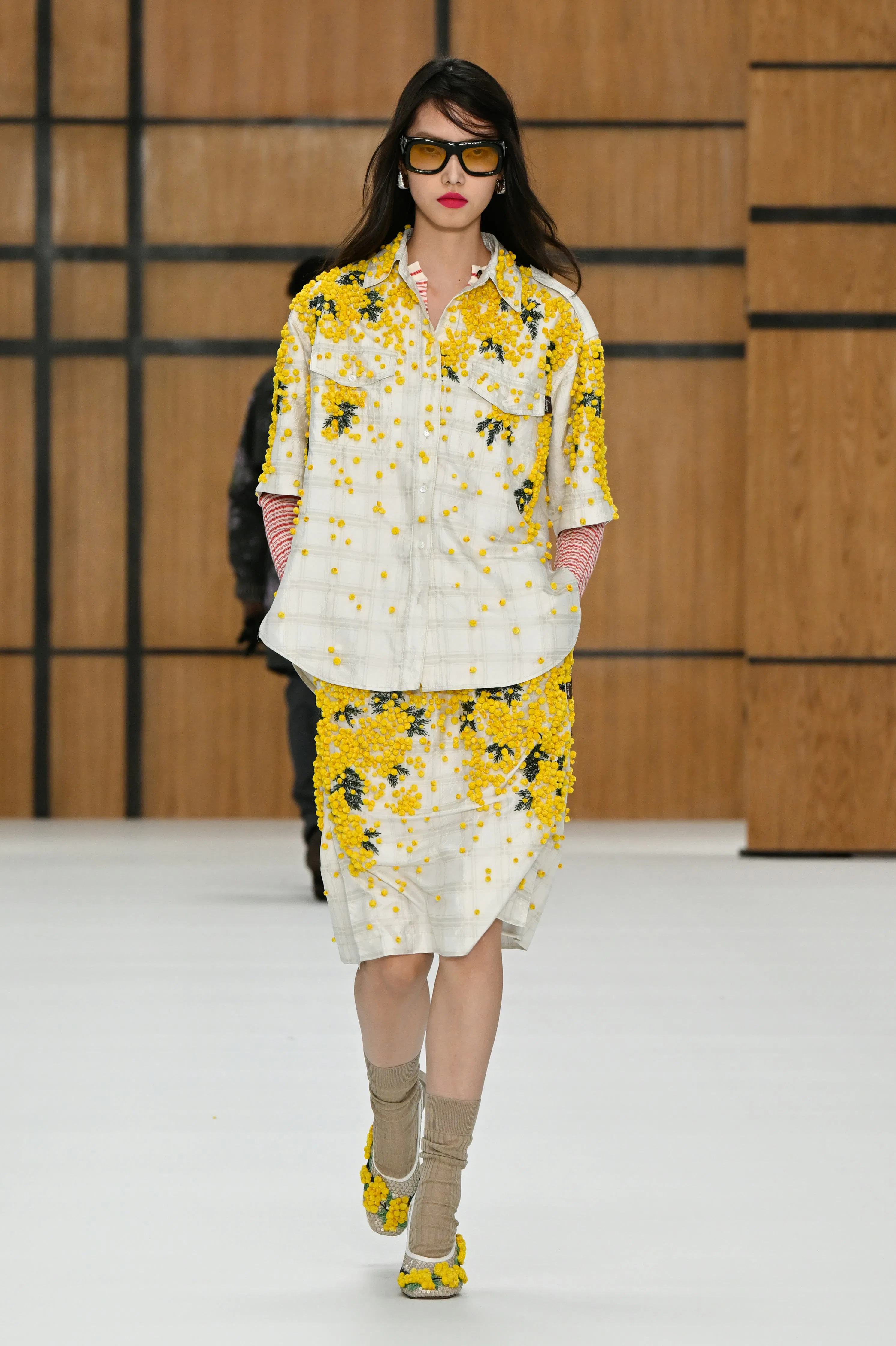 At Burberry, Daniel Lee Lets the Sunshine in for Spring 2027