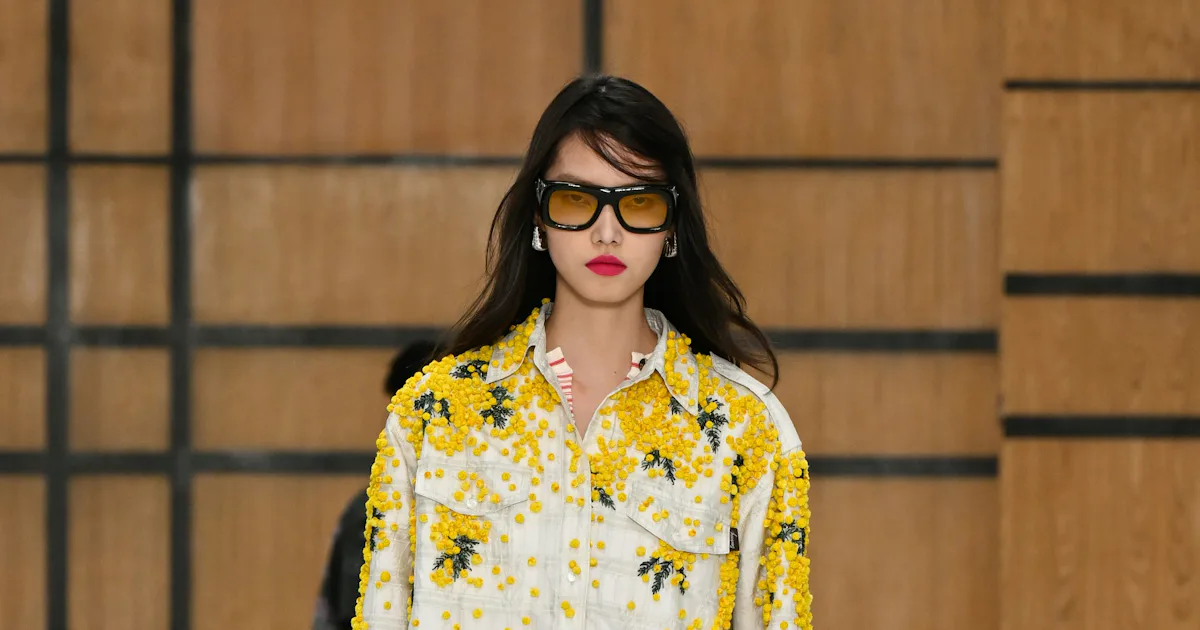 At Burberry, Daniel Lee Lets the Sunshine in for Spring 2027